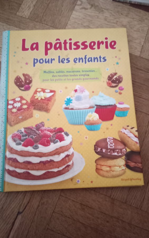 Illustration de Livre la pâtisserie pour les enfants