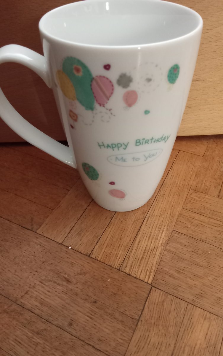 Illustration de Tasse happy birthday Neuf