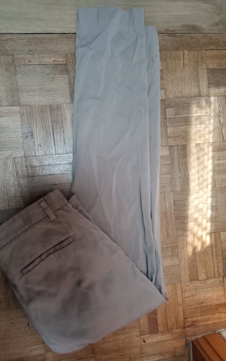 Illustration de Pantalon homme