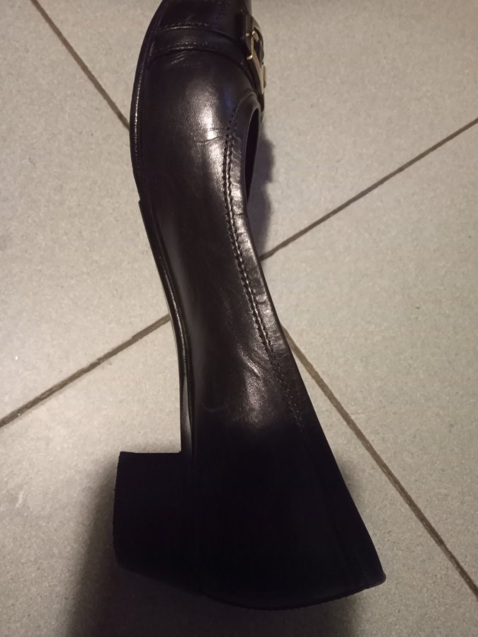 Illustration de Chaussures femme hush puppies 37