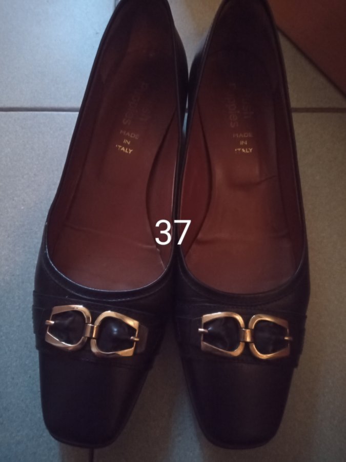 Illustration de Chaussures femme hush puppies 37