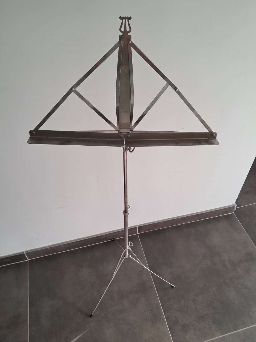 Illustration de Pupitre pliable