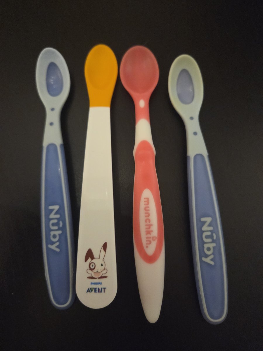 Illustration de Lots de couverts pour bébé 