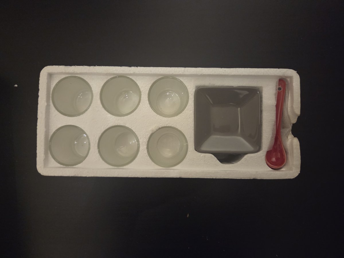 Illustration de Petit service a apero