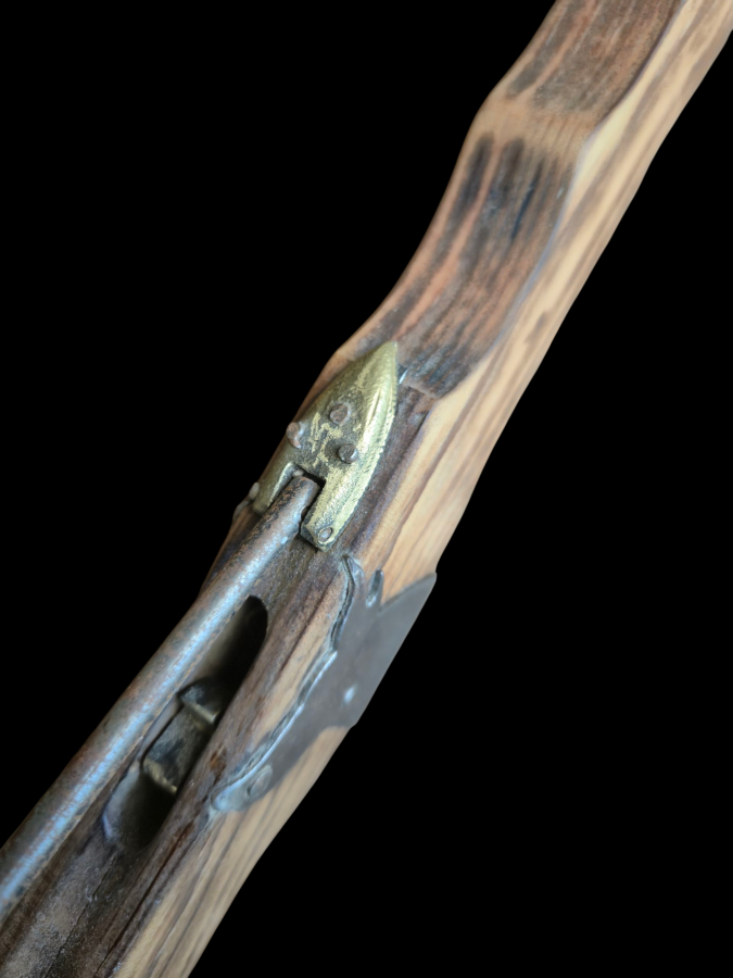 Illustration de Arbalète en bois décoration 