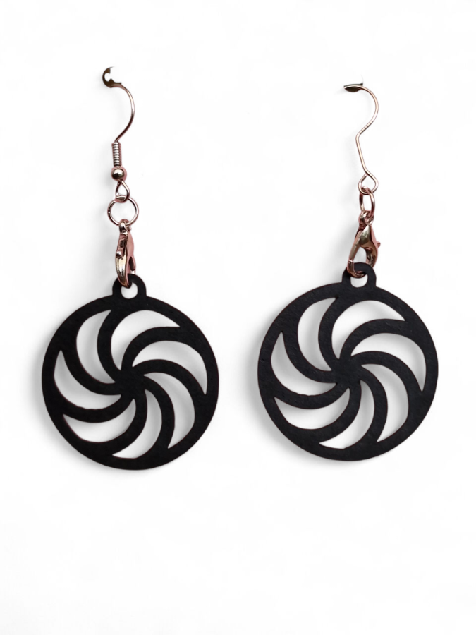 Illustration de Boucle d'oreilles en papier cartonné noir 