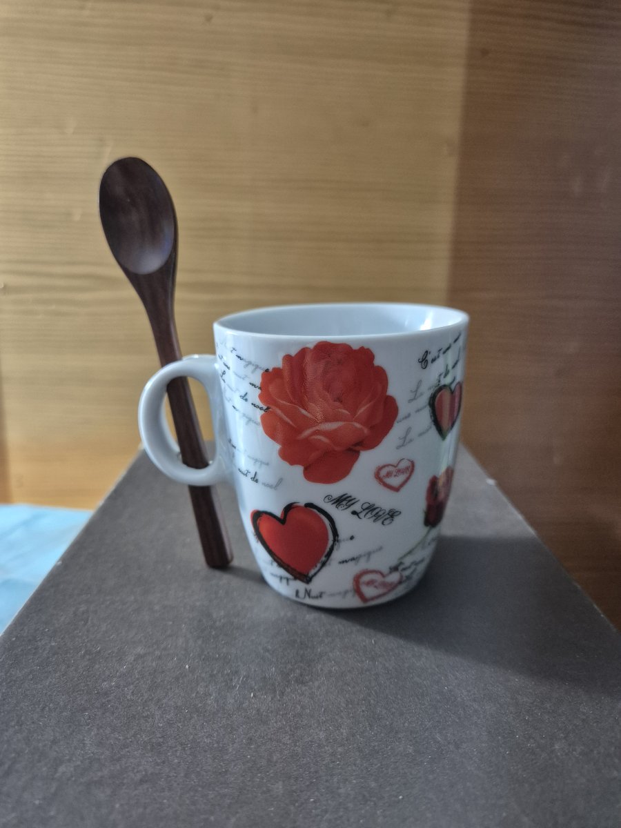 Illustration de Petite tasse a café romantique. 