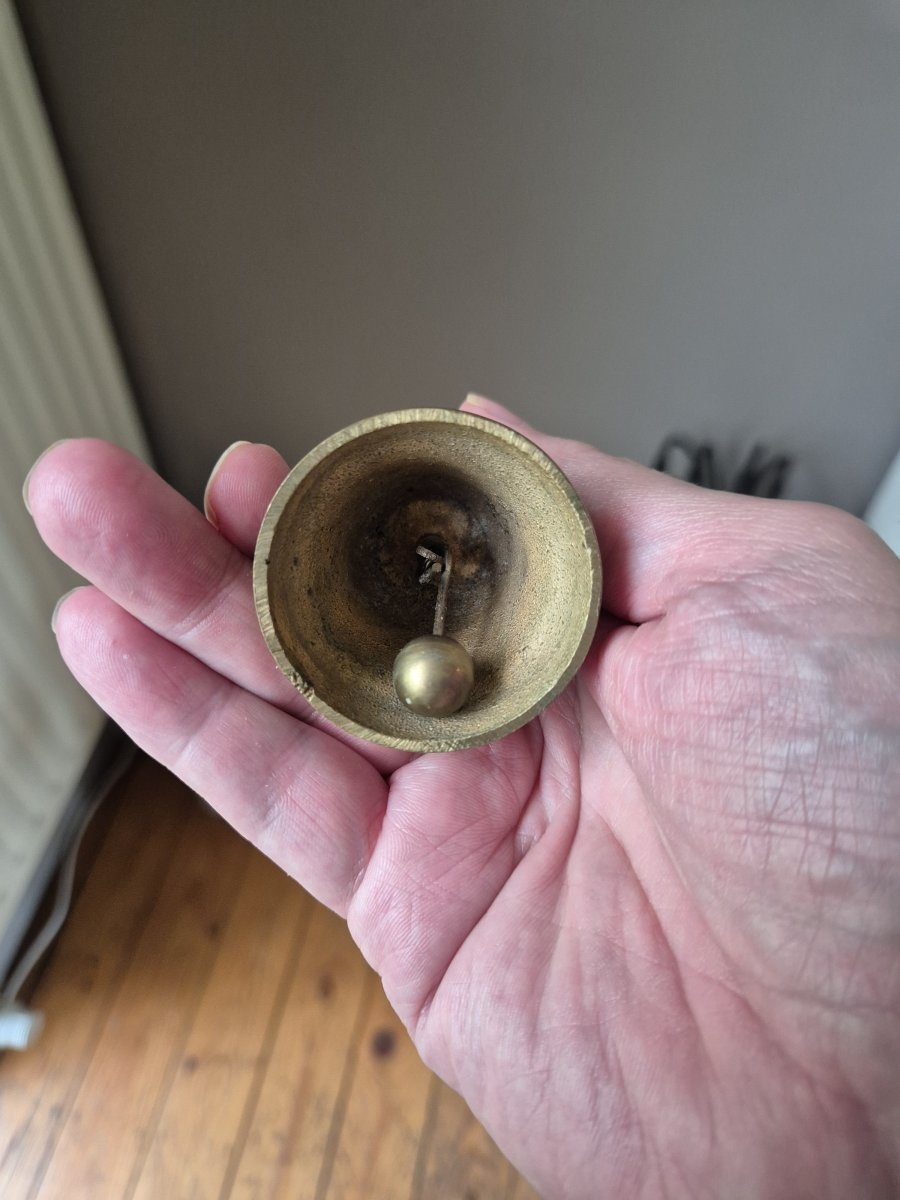 Illustration de Petite clochette