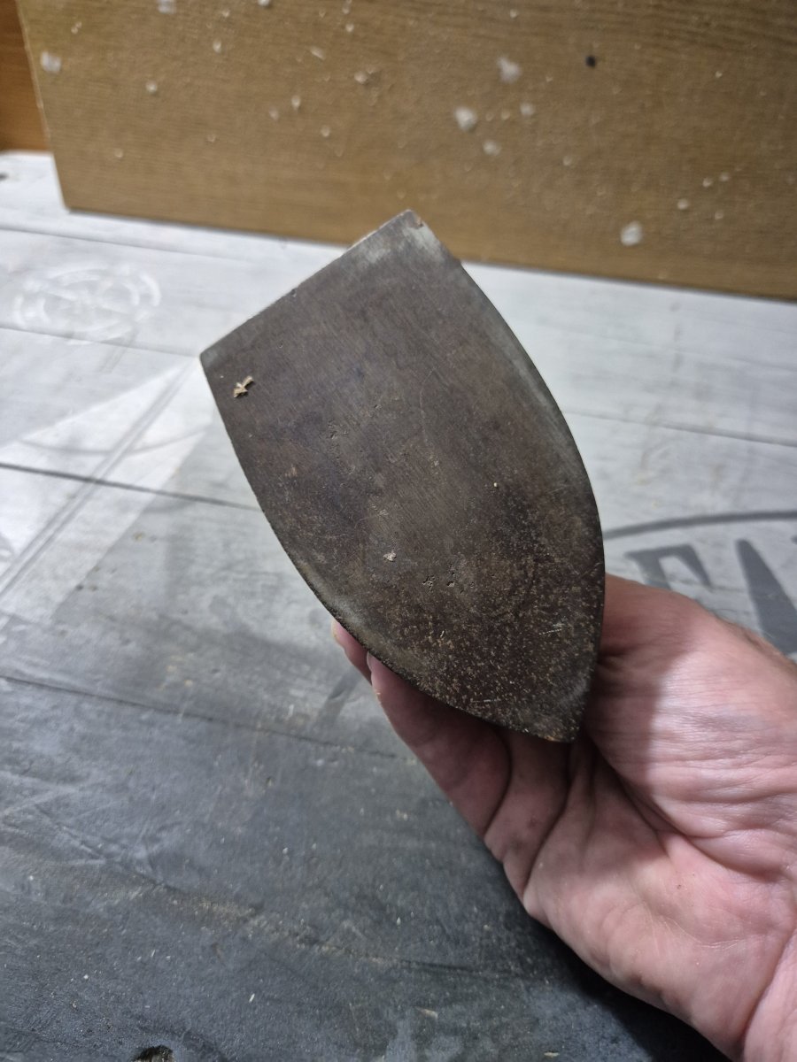 Illustration de Ancien mini fer à repasser.