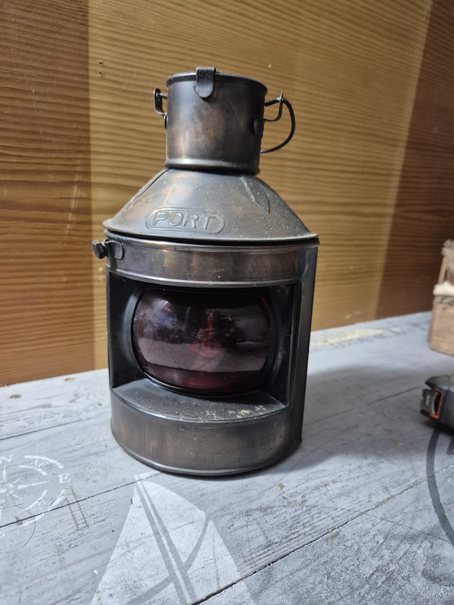 Image Ancien phare de bateau