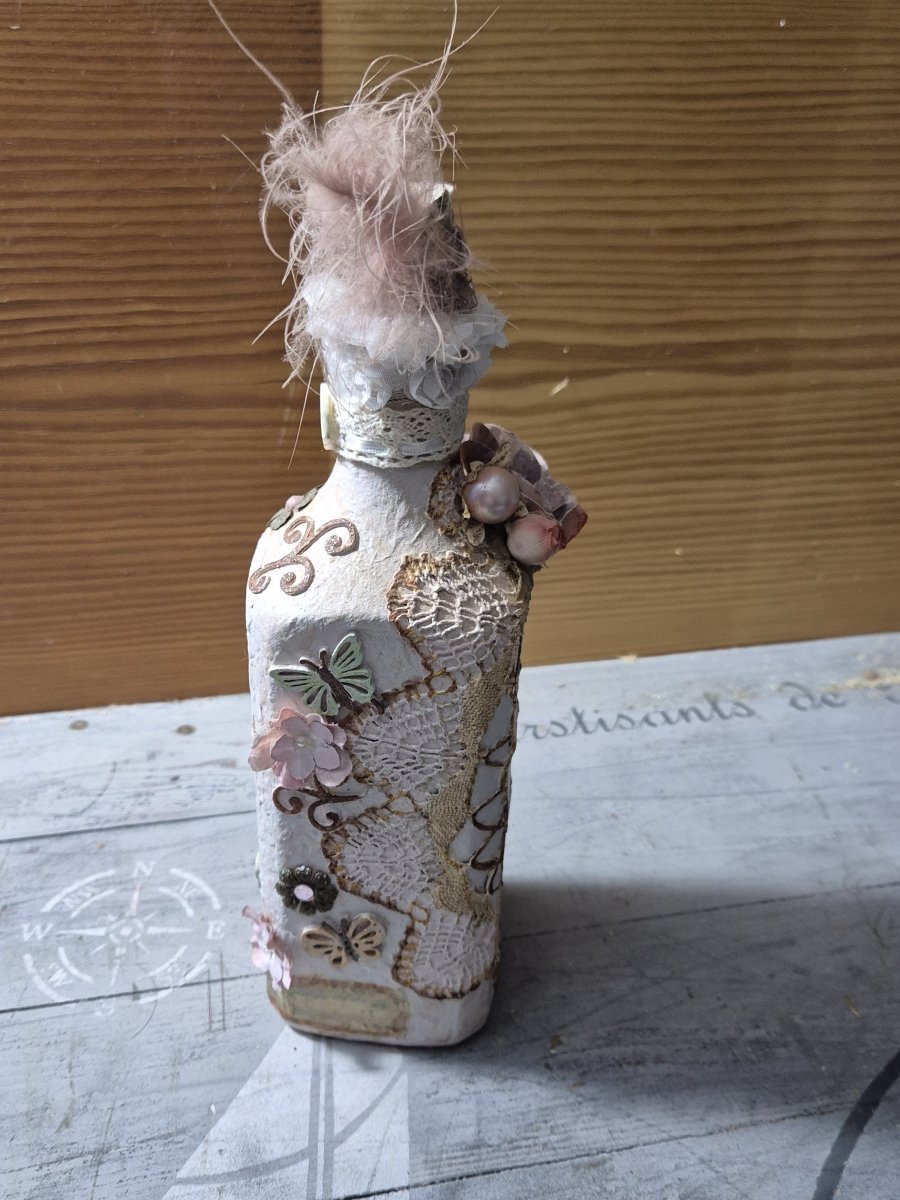 Illustration de Bouteille shabby déco