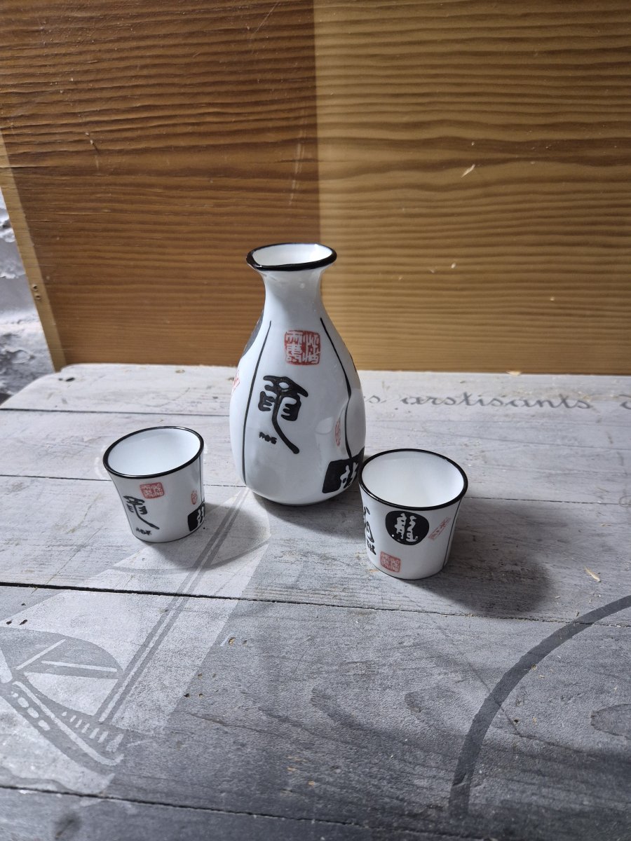 Image Pot à saké avec 2 tasses