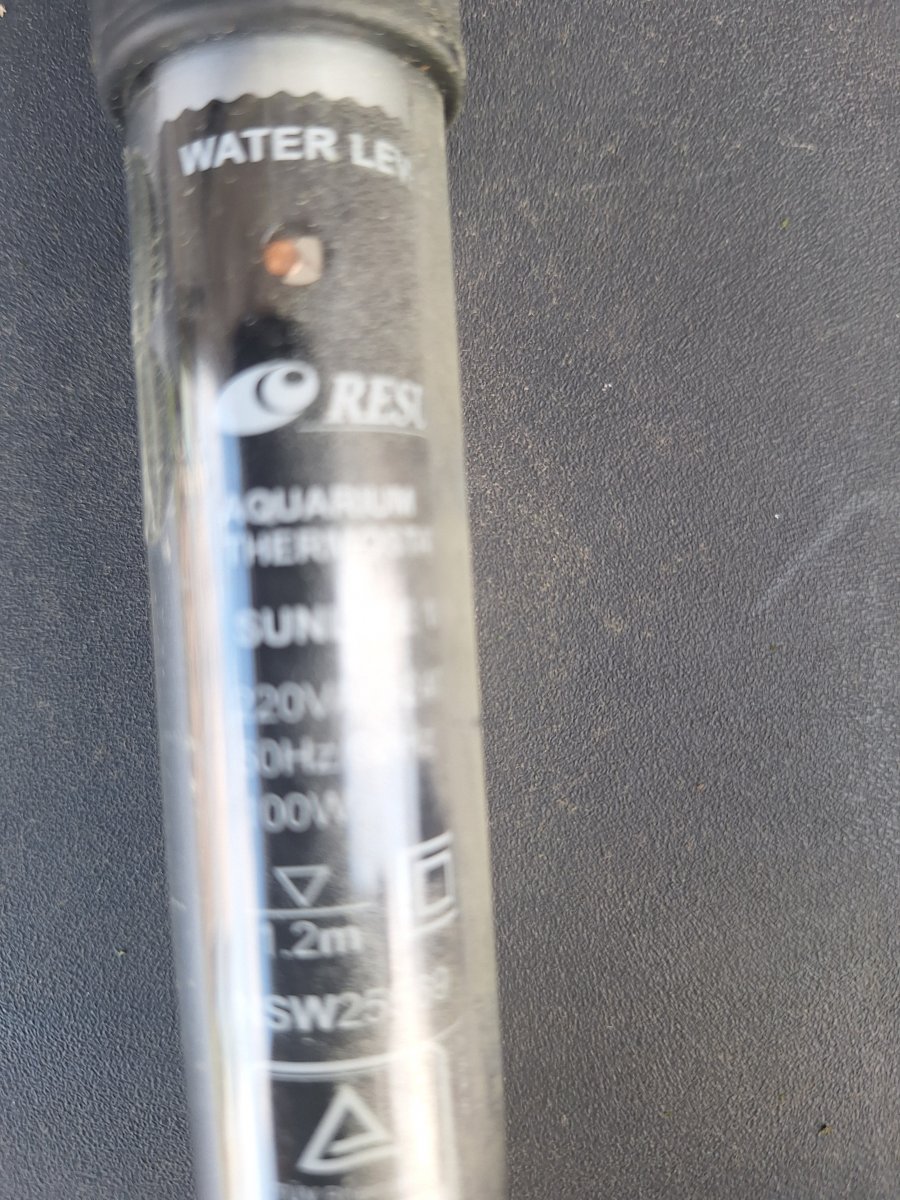 Illustration de Pompe chauffage aquarium et pompe a air 