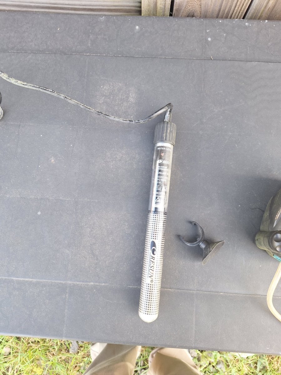 Illustration de Pompe chauffage aquarium et pompe a air 