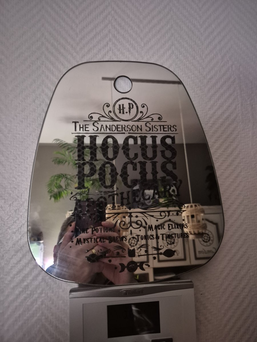 Image Joli miroir avec gravure "Hocus Pocus "