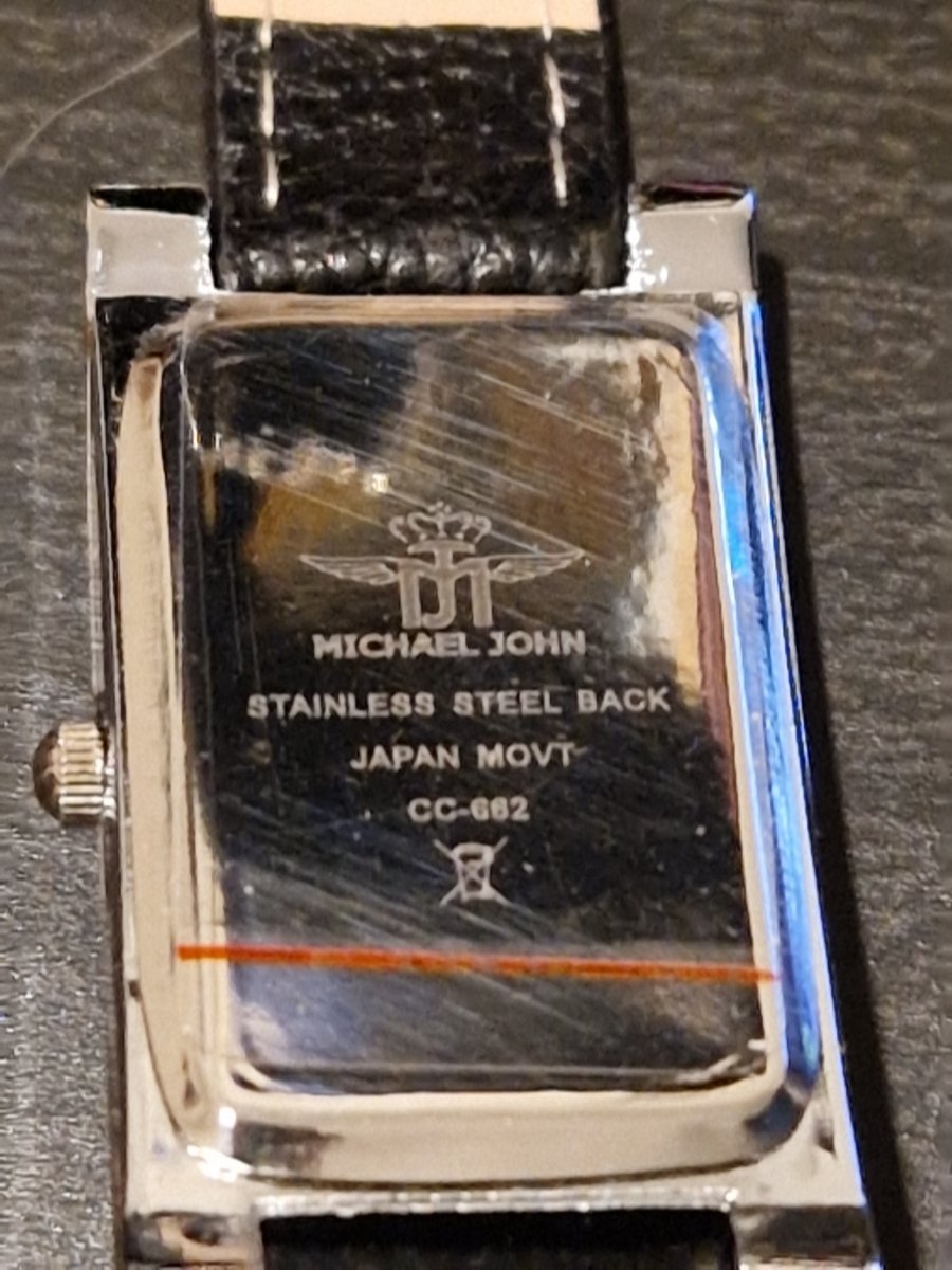 Illustration de Montre dame