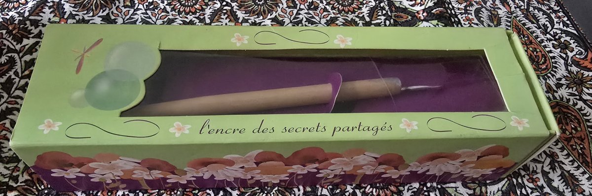 Image Stylo plume avec encre invisible