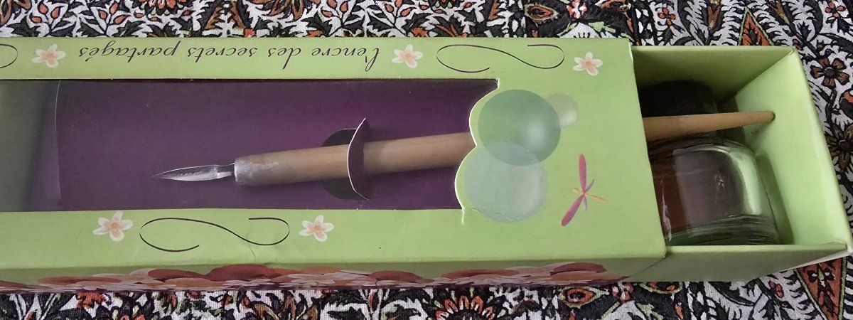 Illustration de Stylo plume avec encre invisible