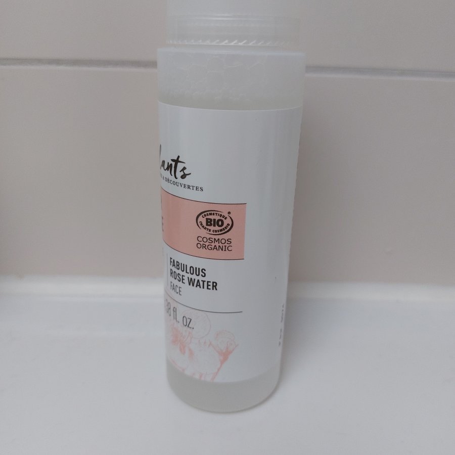 Illustration de Eau de rose bio