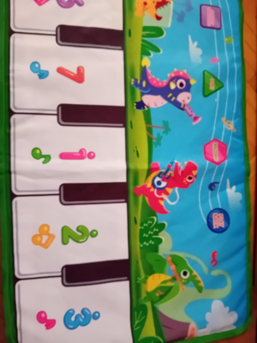 Illustration de Tapis musical en tissu