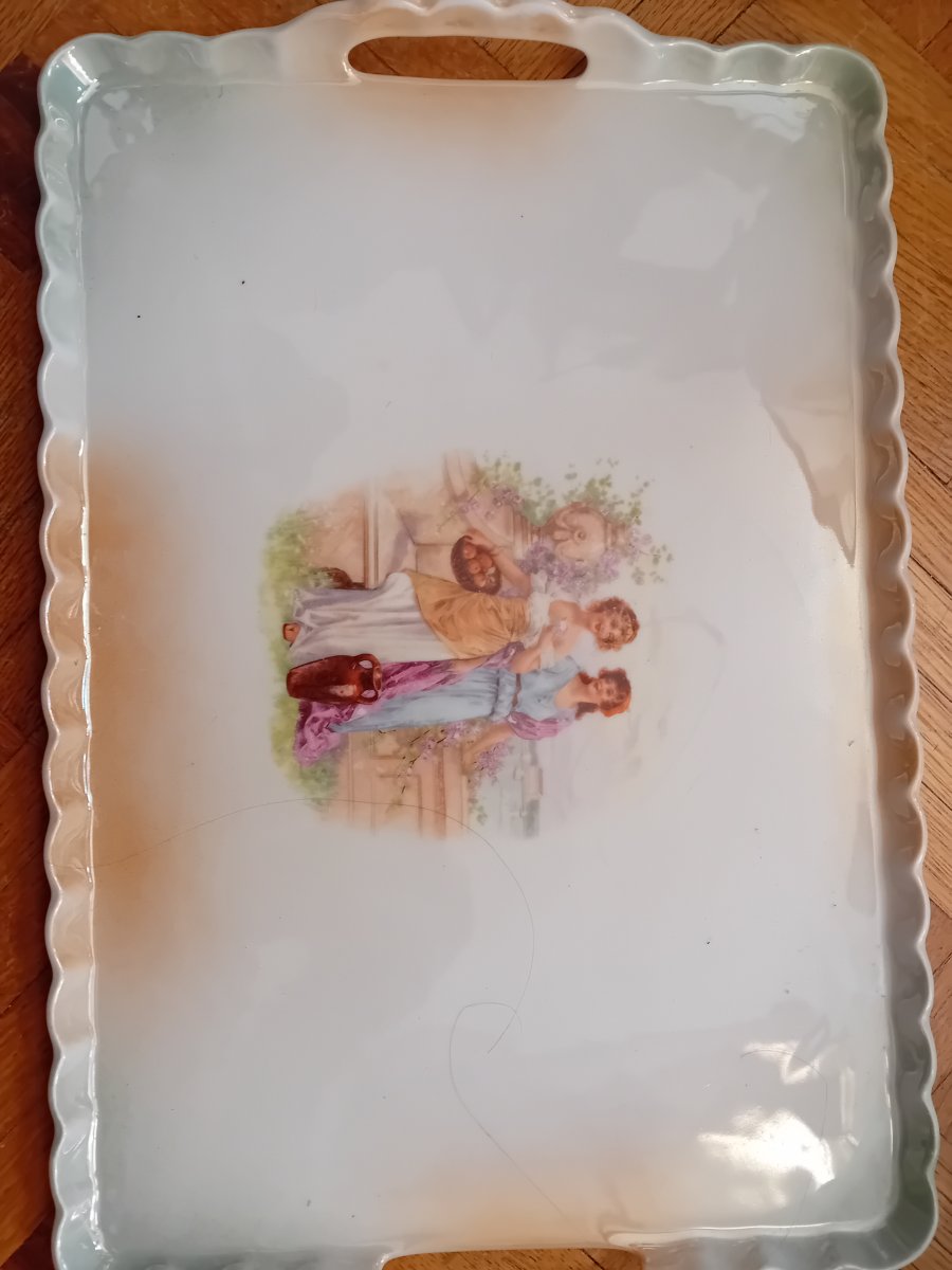 Image Ancien plateau en porcelaine