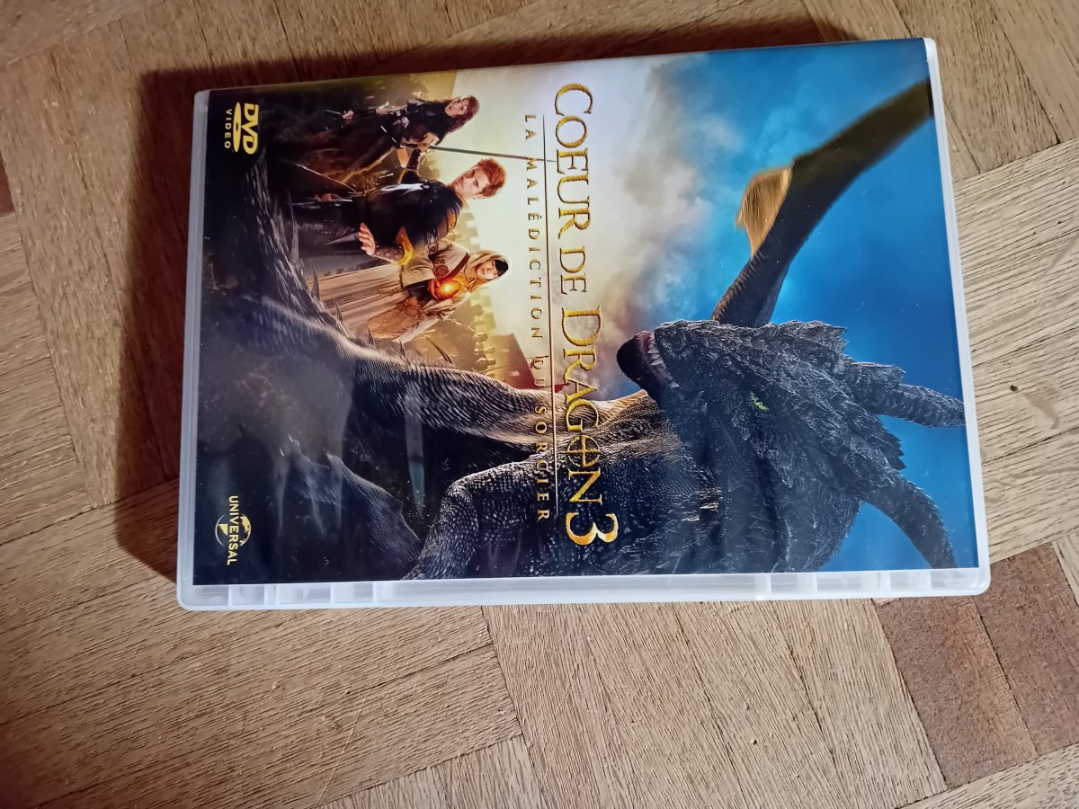 Illustration de Dvd coeur de dragon