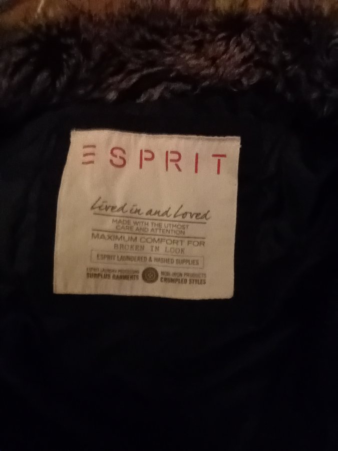 Illustration de Manteau parka noir esprit Medium