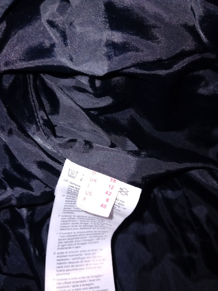 Illustration de Manteau parka noir esprit Medium