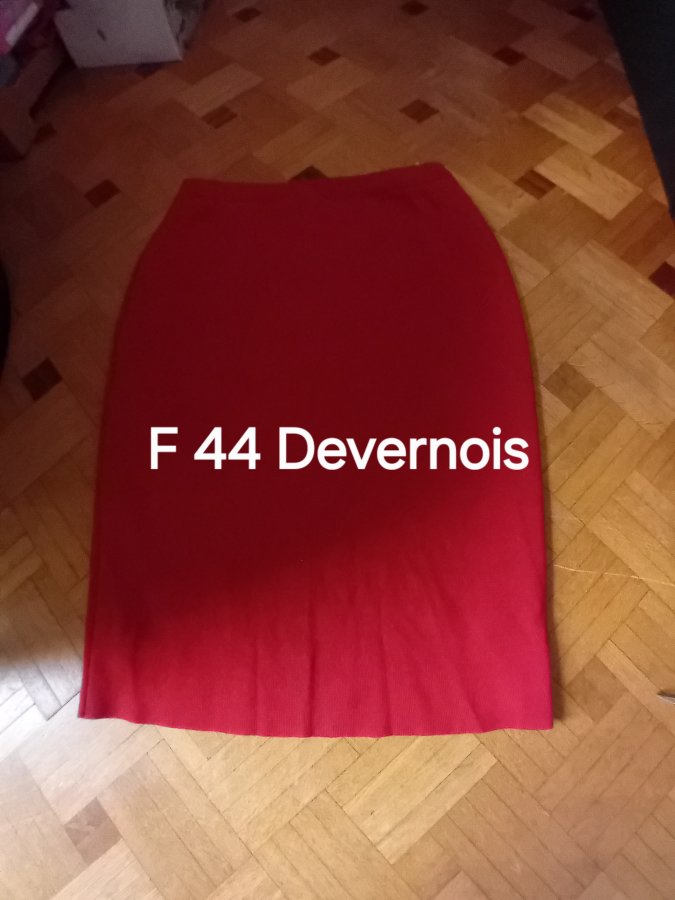 Illustration de Jupe taille F 42 devernois
