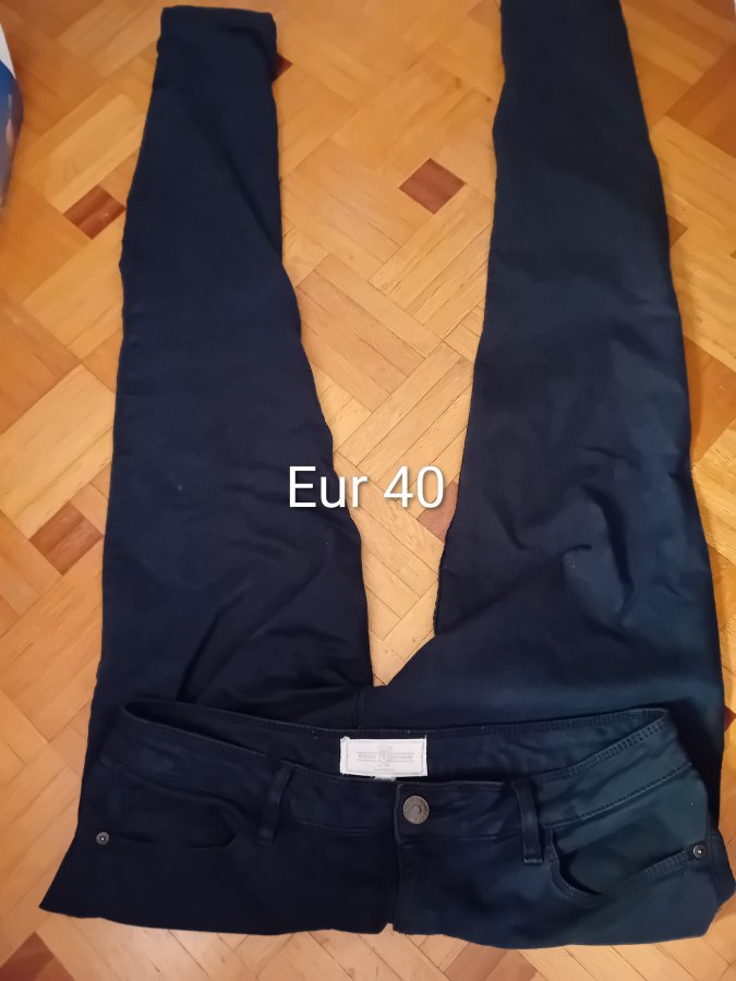 Illustration de Pantalon bleu foncé Eur 40
