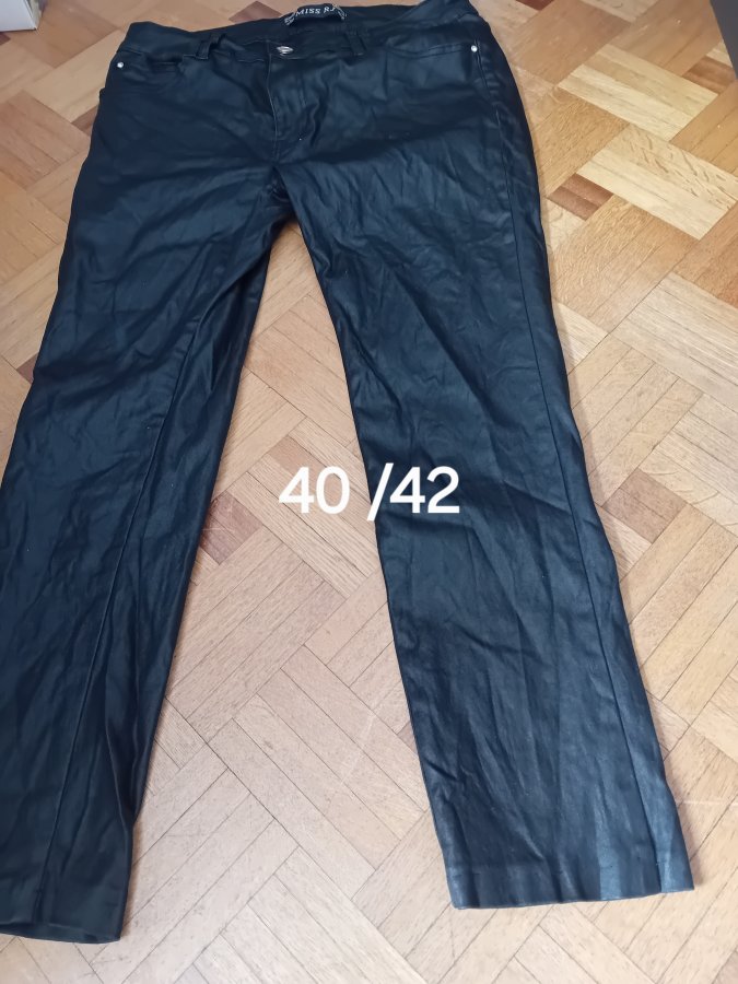 Illustration de Pantalon 40/42