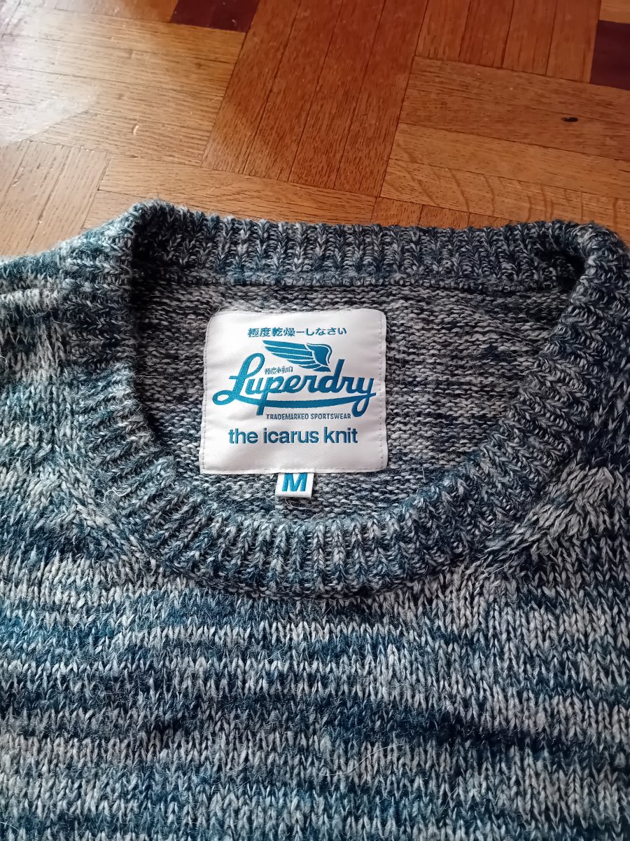 Illustration de Pull femme medium