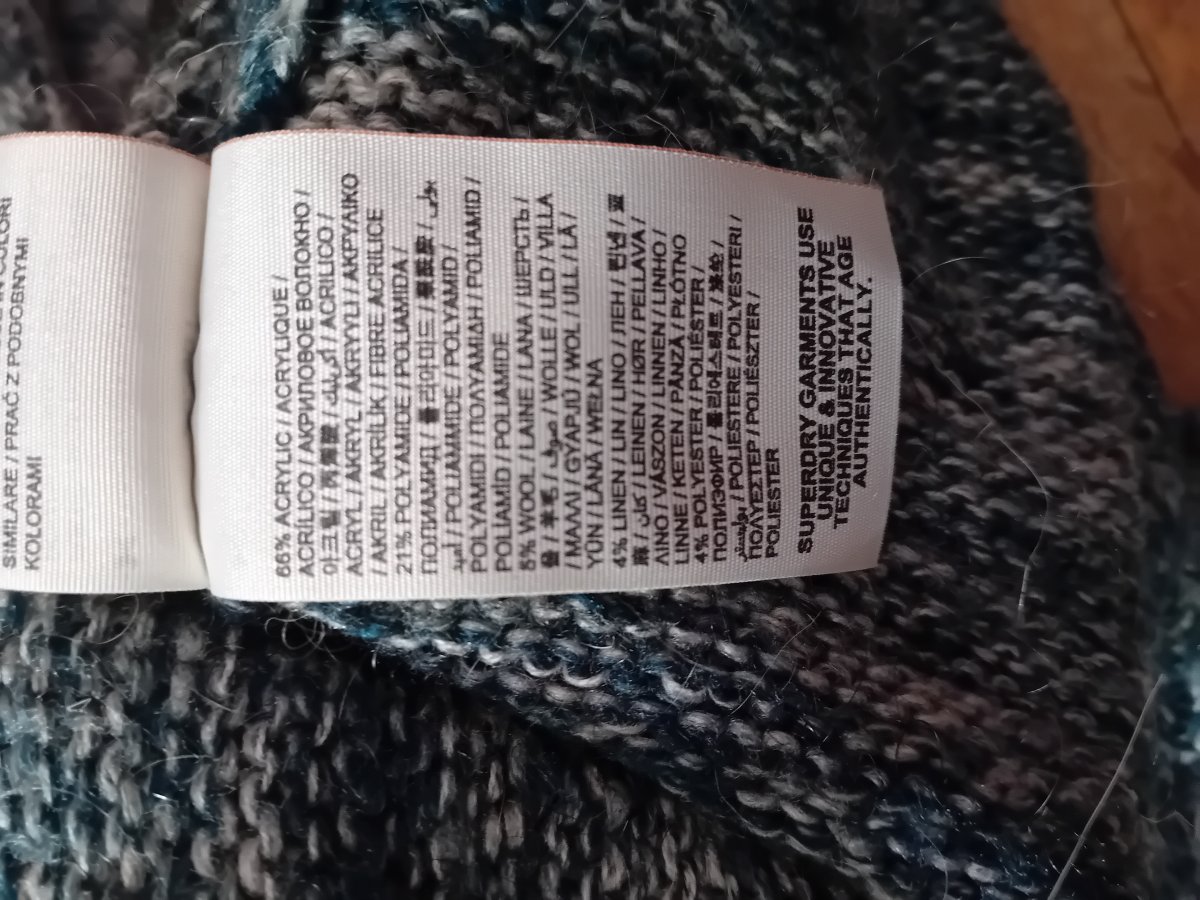 Illustration de Pull femme medium