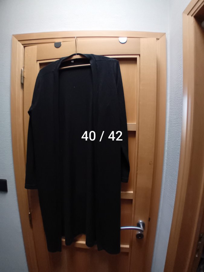 Illustration de Long gilet noir 40 / 42