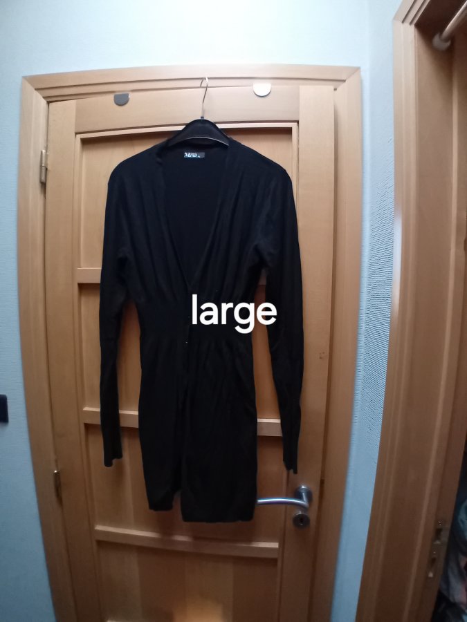 Illustration de Long gilet noir large