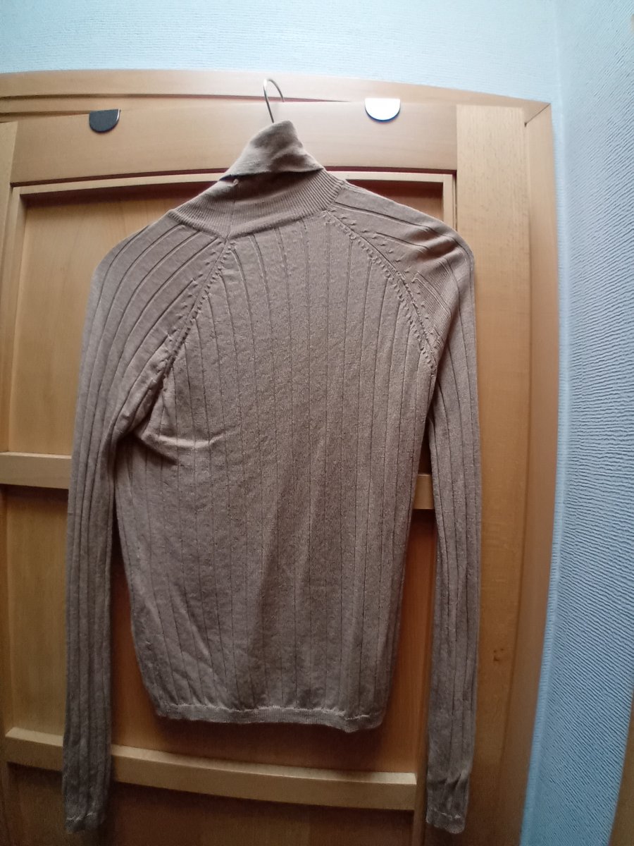 Illustration de Pull large en laine