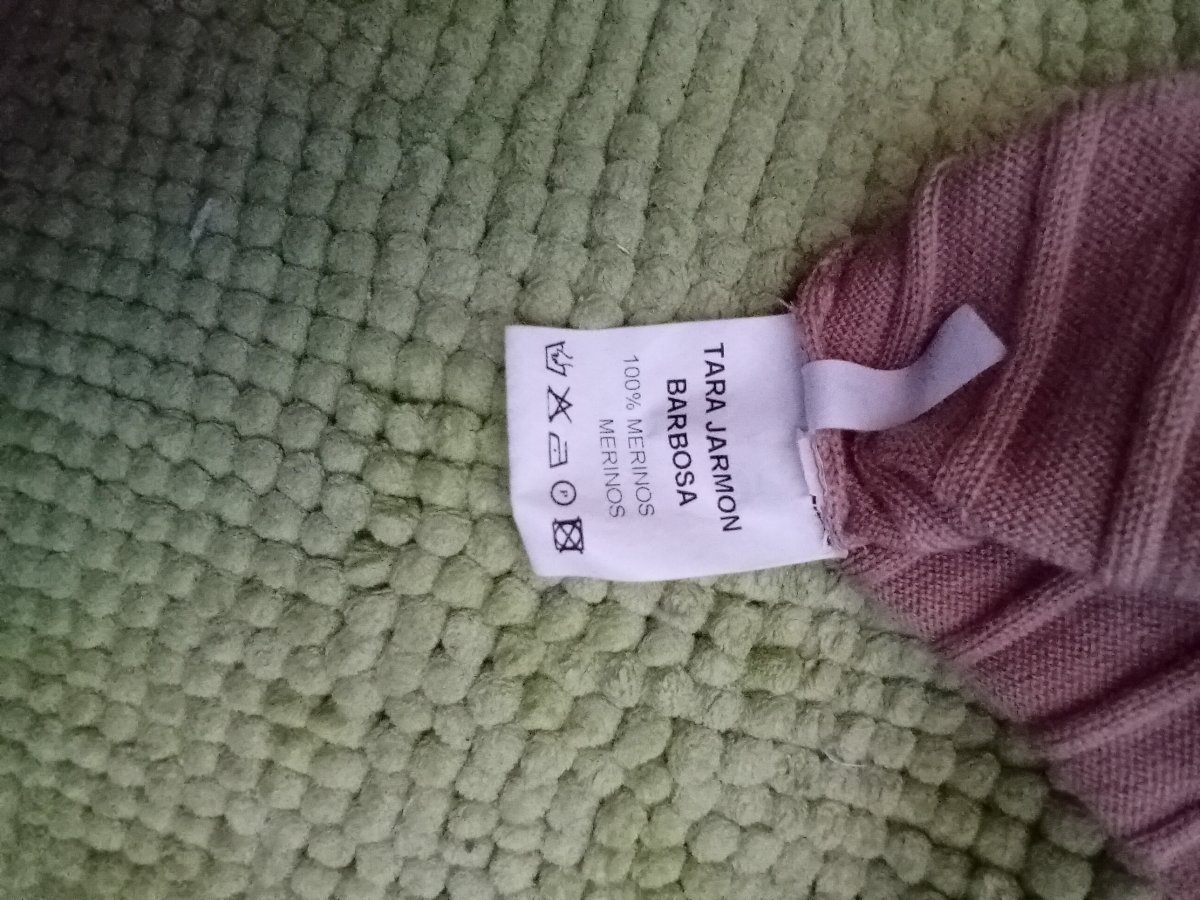 Illustration de Pull large en laine