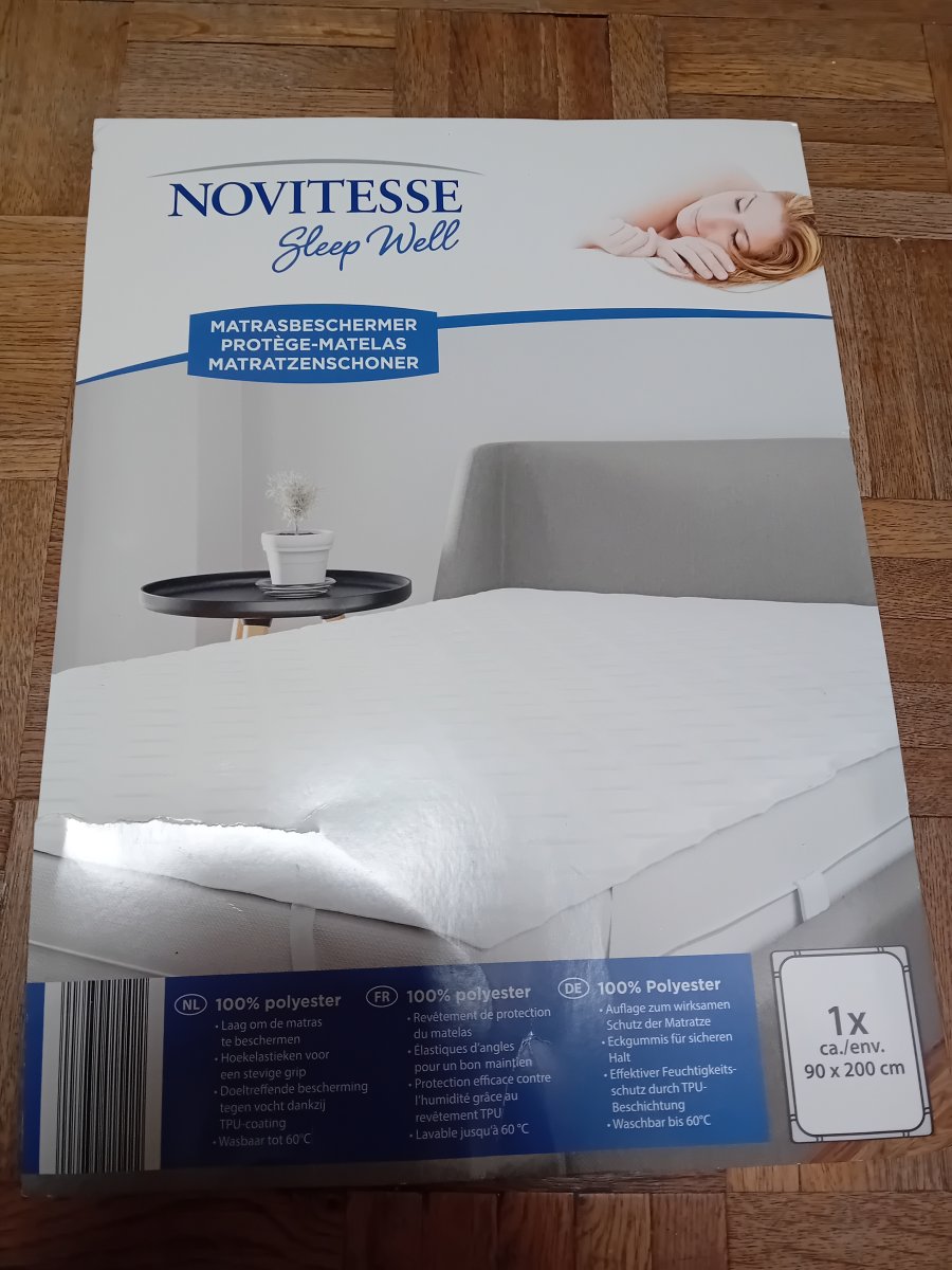 Illustration de Protege matelas lit 1 personne