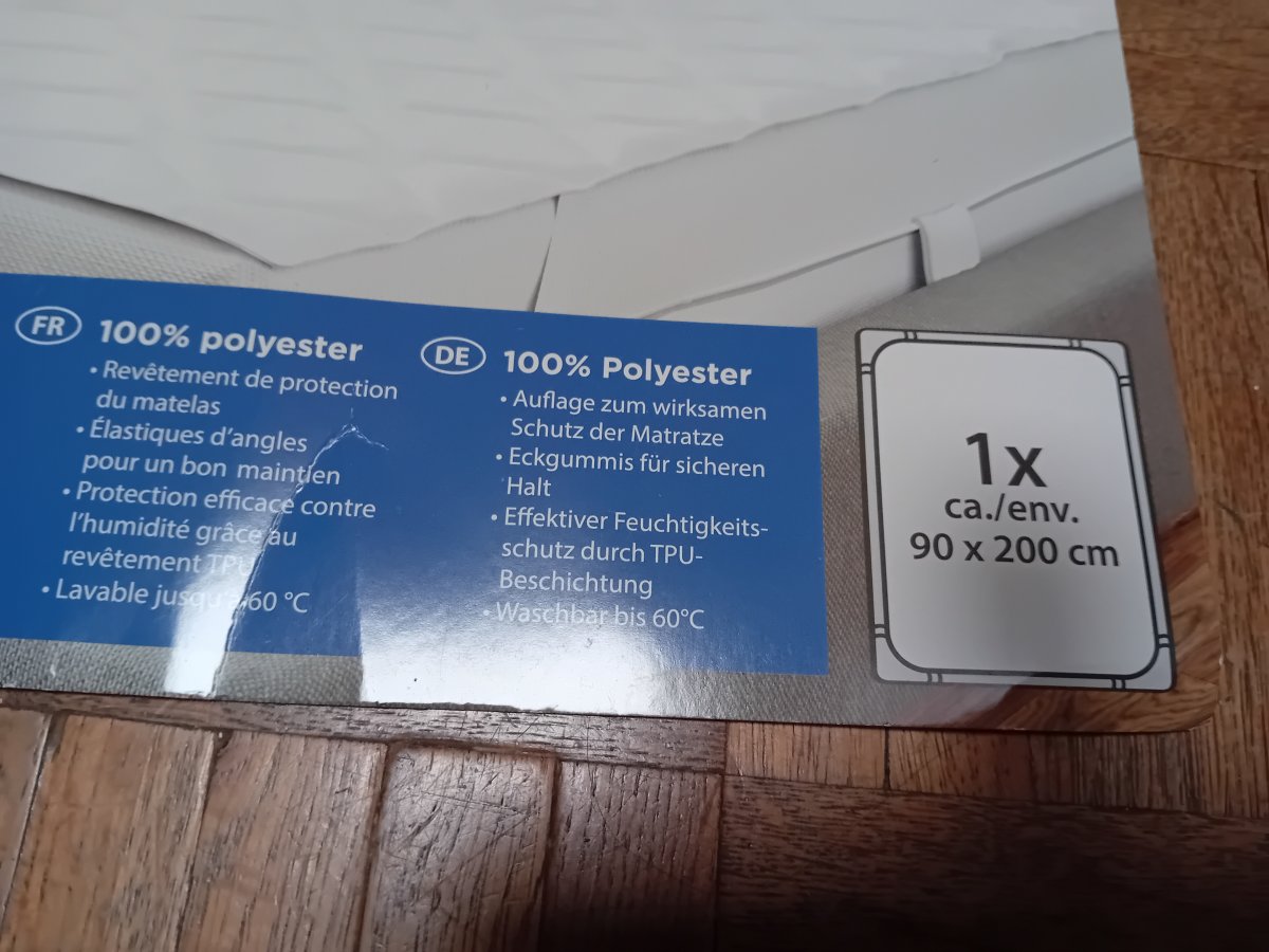 Illustration de Protege matelas lit 1 personne
