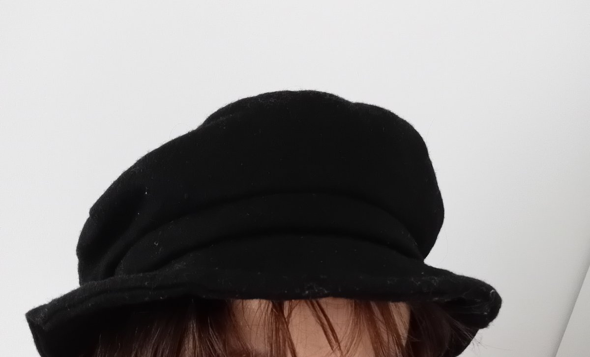 Illustration de Chapeau femme noir