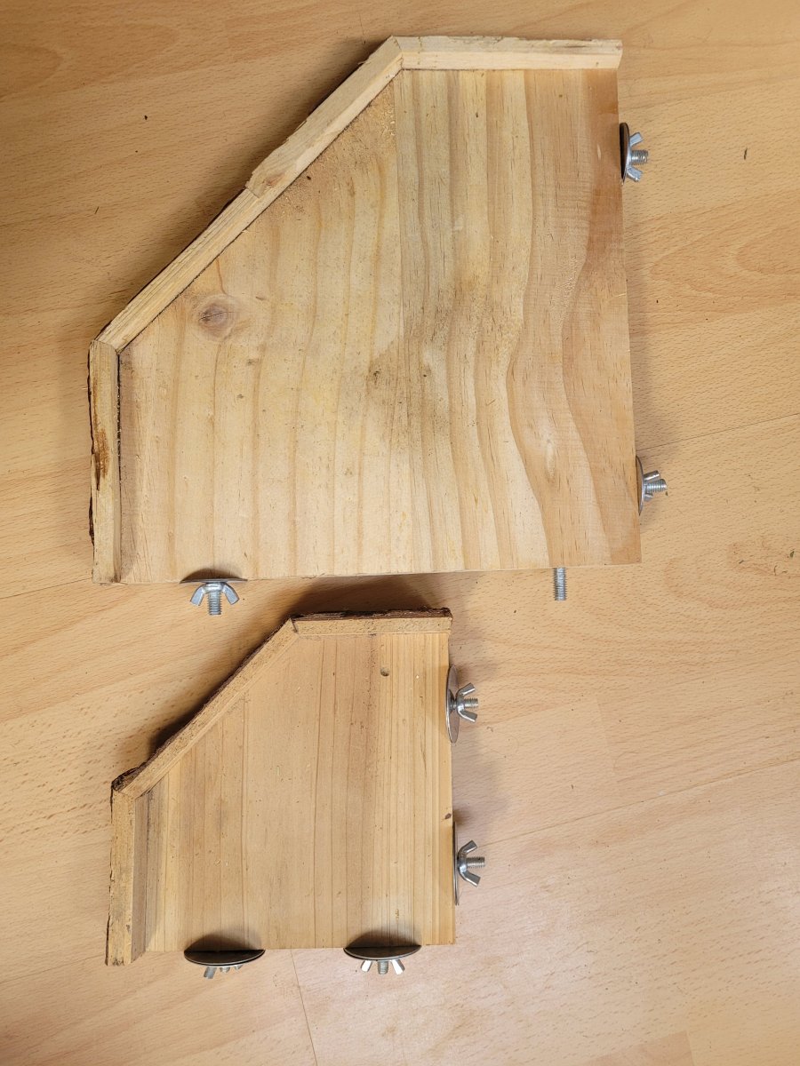 Illustration de 2 plateaux en bois pour rongeurs