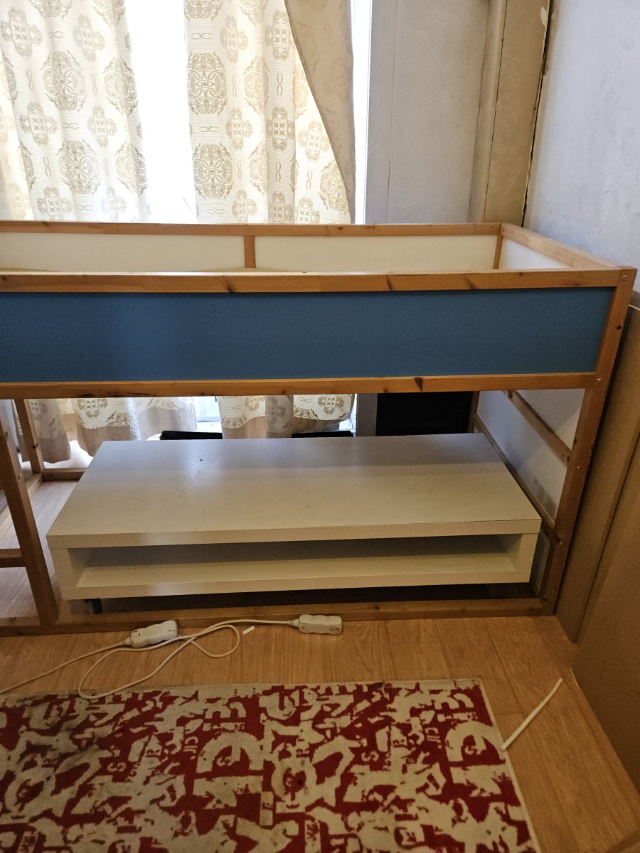 Illustration de Lit d'enfant 