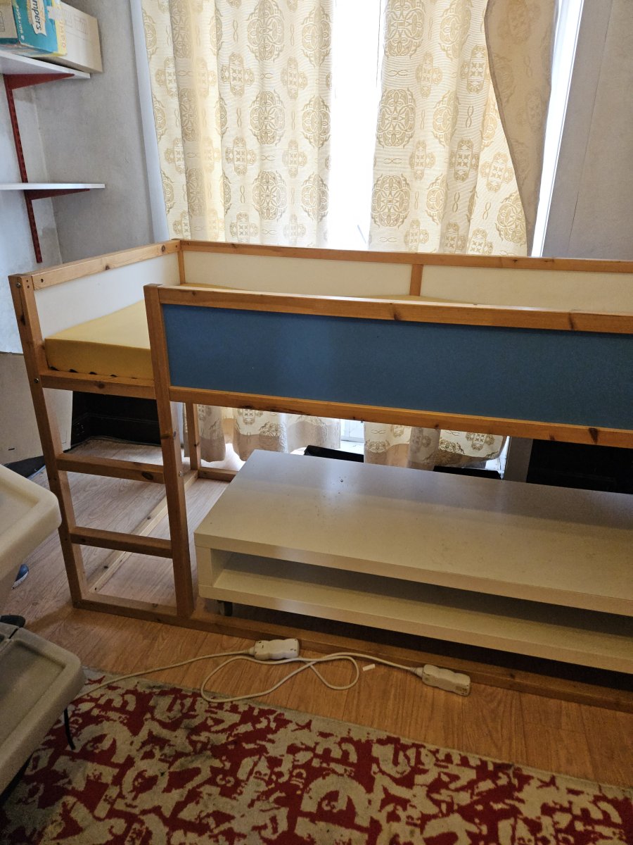 Illustration de Lit d'enfant 