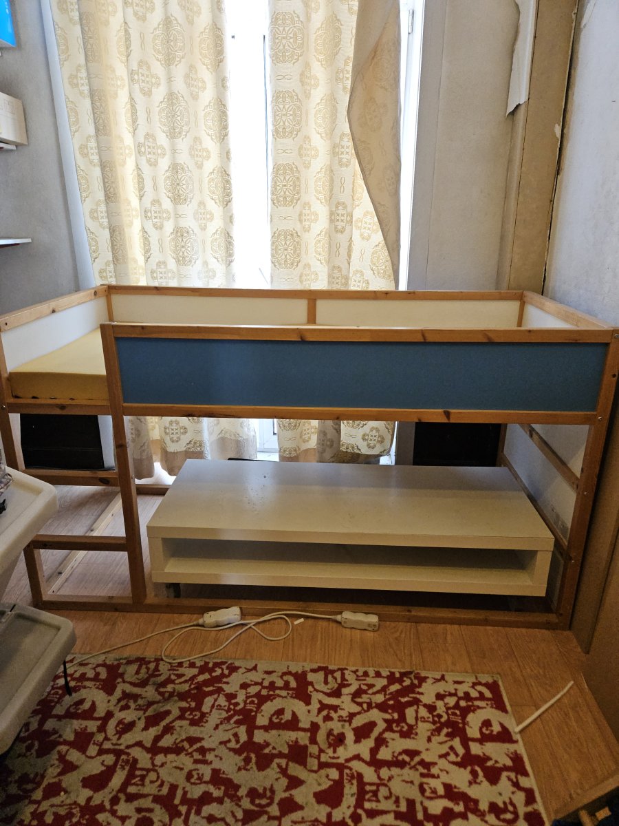 Illustration de Lit d'enfant 