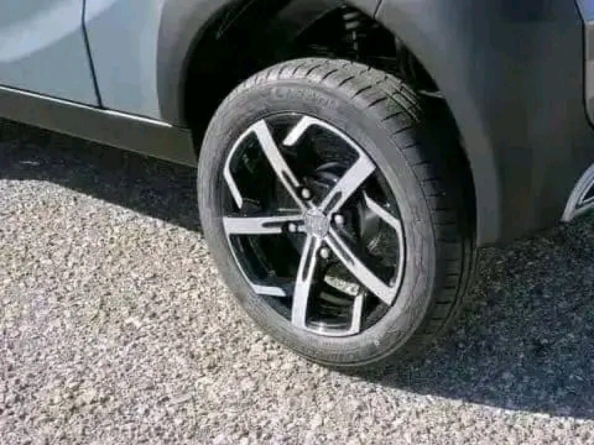 Illustration de Véhicule pour raisons de déménagement 