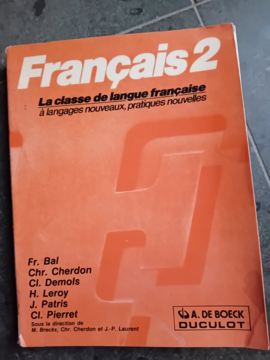 Illustration de Livre scolaire français 