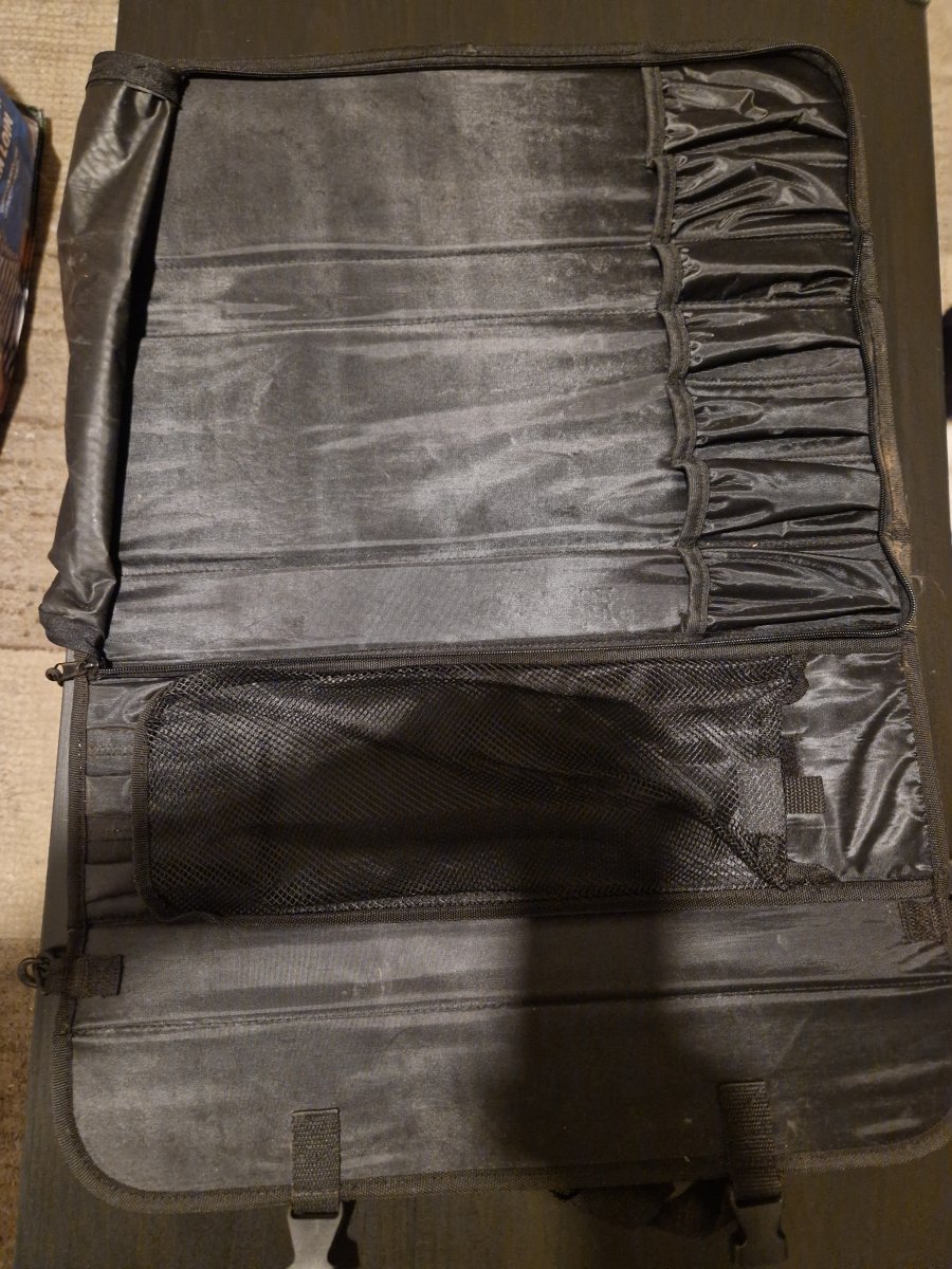 Illustration de Sacoche de transport pour couteau