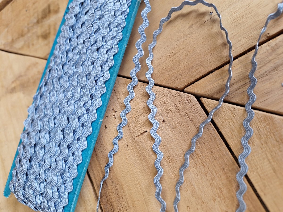 Illustration de Mercerie couture