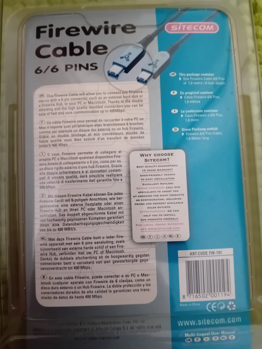 Illustration de Firewire cable 6/6 pins 