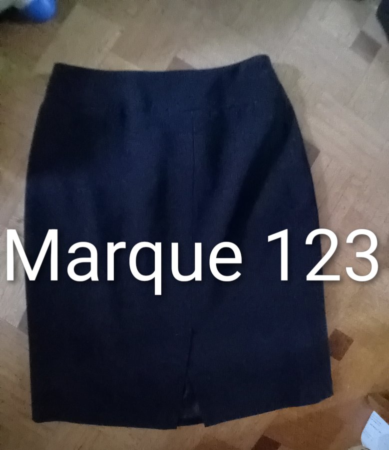 Illustration de Lot Vêtements femme